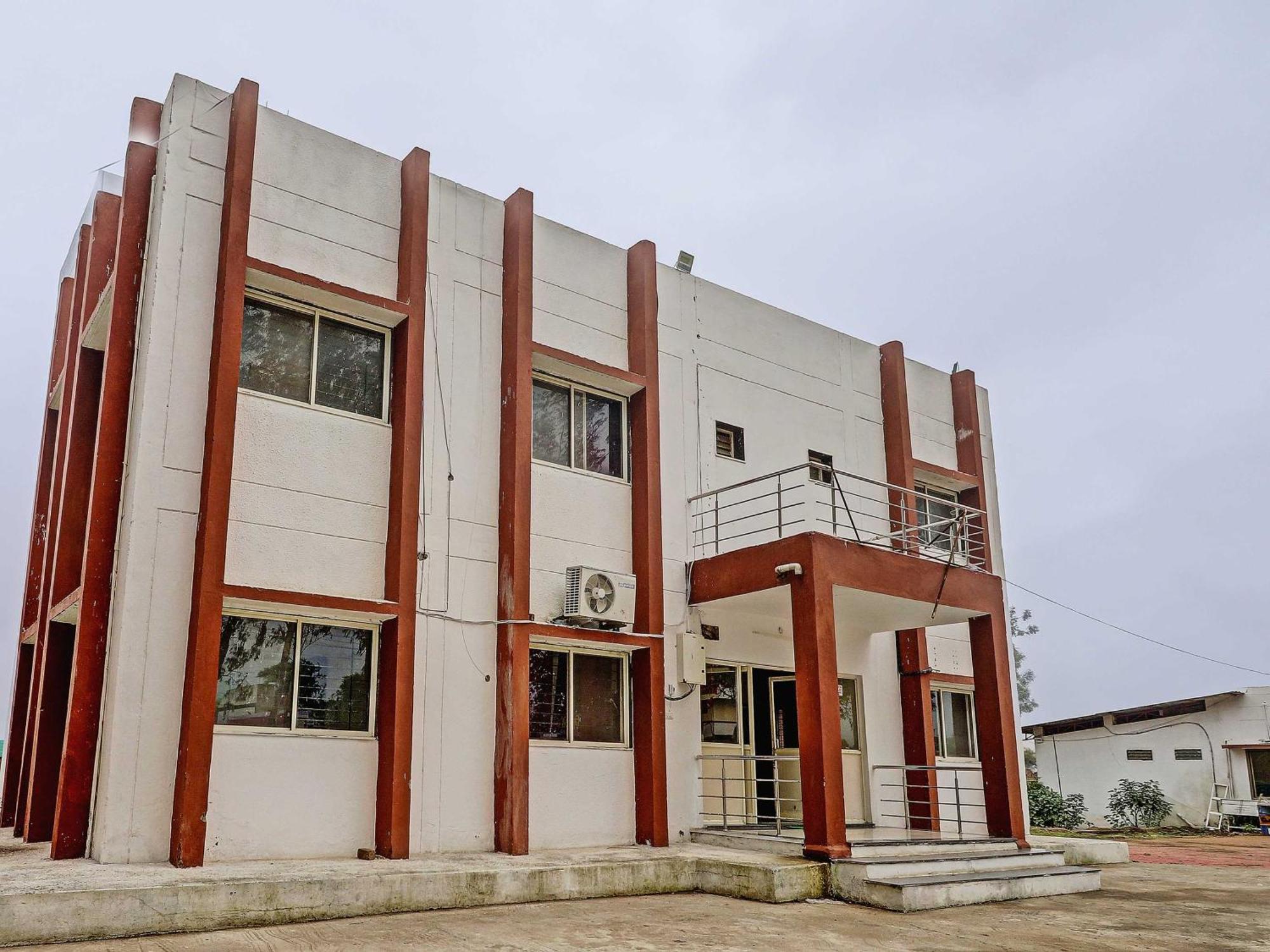 Super Hotel O Midway Treat Dhār Kültér fotó