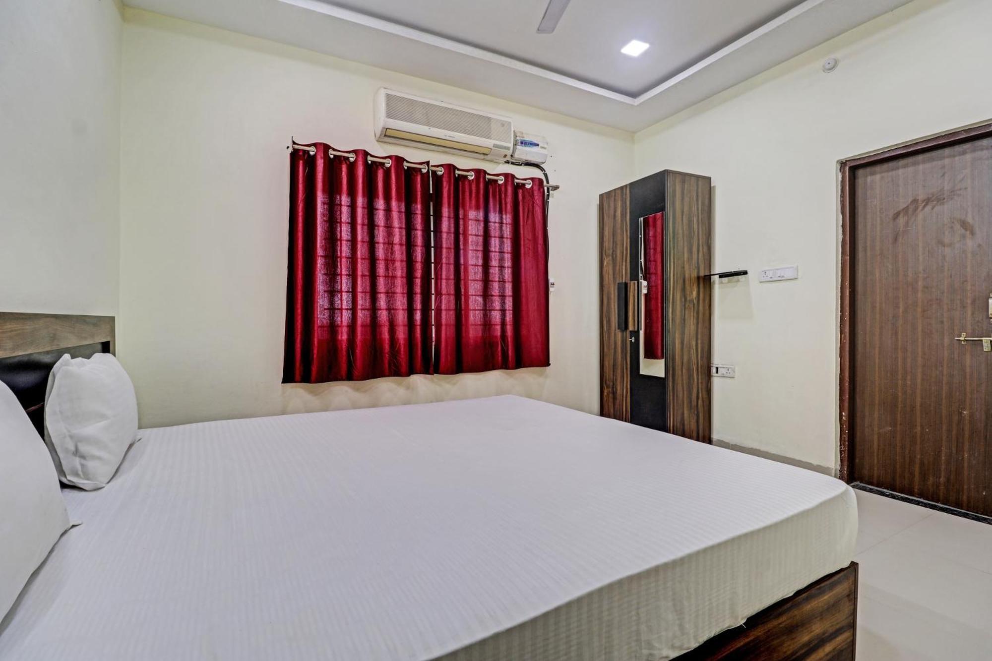 Super Hotel O Midway Treat Dhār Kültér fotó