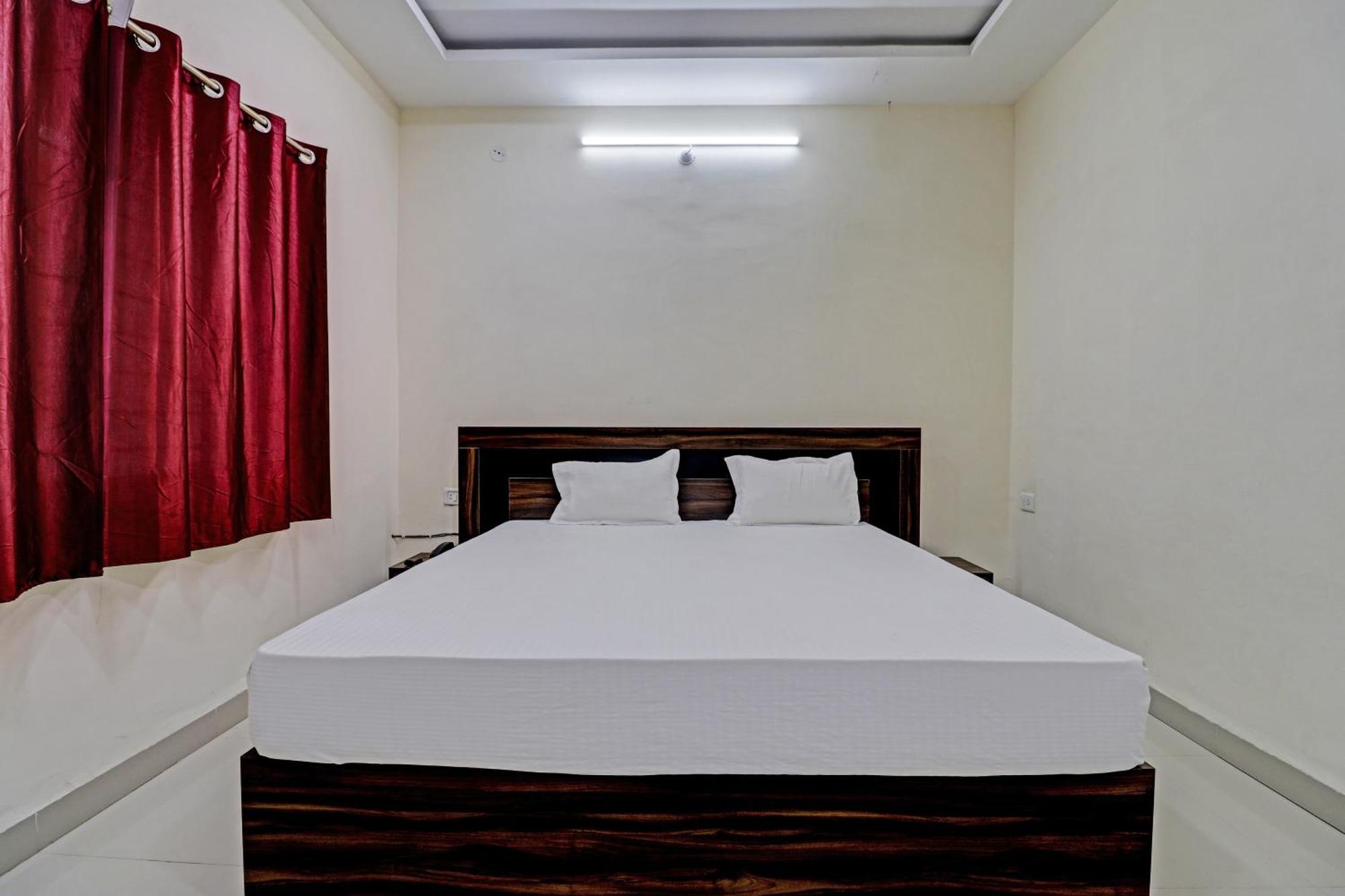 Super Hotel O Midway Treat Dhār Kültér fotó
