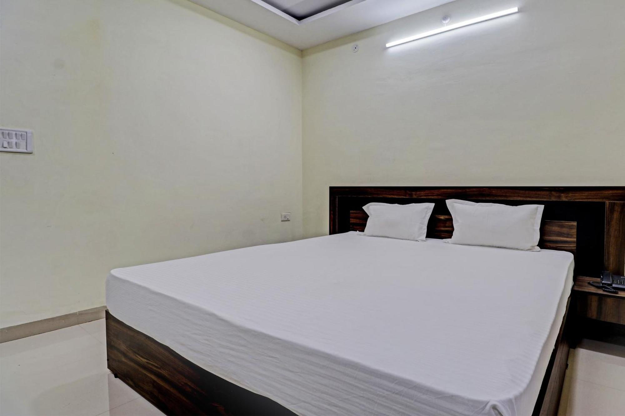 Super Hotel O Midway Treat Dhār Kültér fotó